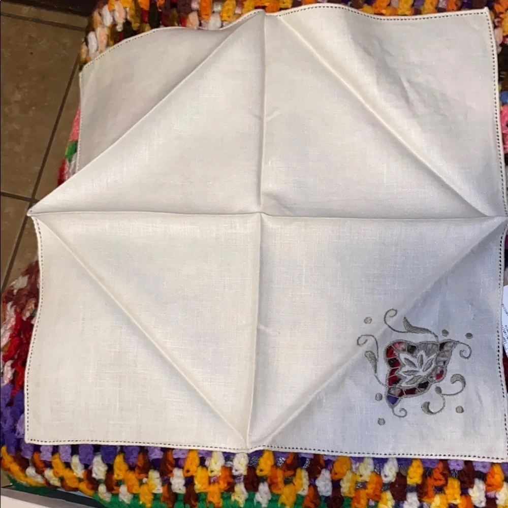 BX48 Vintage set of 8 Embroidered Tan Napkins and Hankerchiefs Set